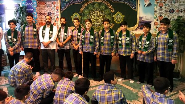 جشن پرشور عید غدیر خم در مدرسه شهدای مدافع حرم منطقه ۱۰ تهران