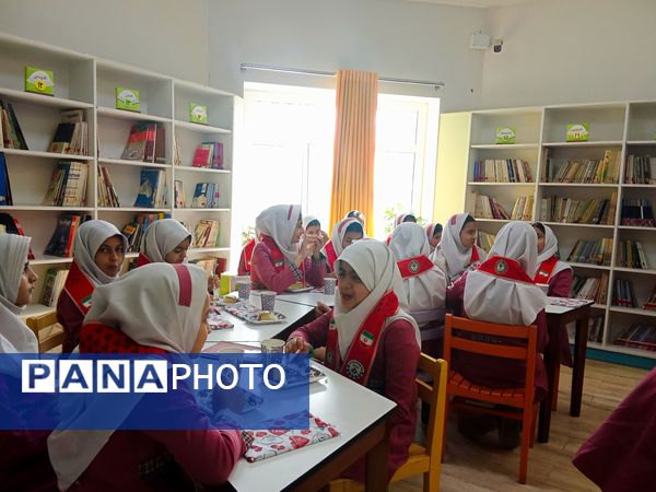 افتتاح کتابخانه سیار روستایی شماره۲ نیشابور باحضورپیشتازان سازمان دانش آموزی درمراسم