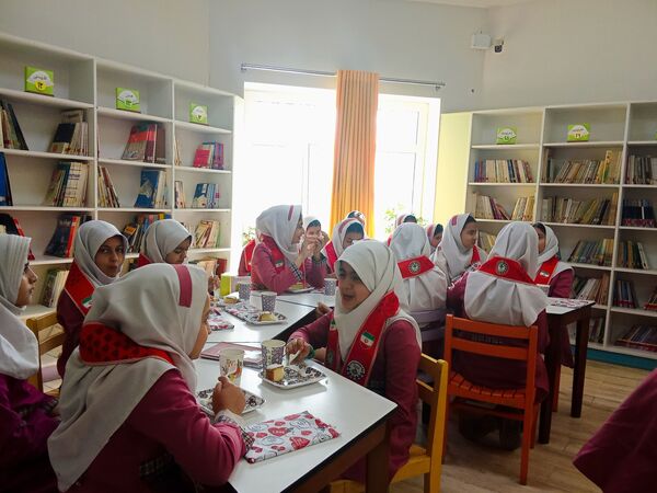 افتتاح کتابخانه سیار روستایی شماره۲ نیشابور باحضورپیشتازان سازمان دانش آموزی درمراسم