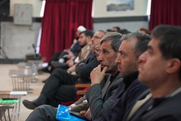 آیین بدرقه دانش آموزان منتخب به عمره دانش‌آموزی از هشت استان کشور در کرمانشاه