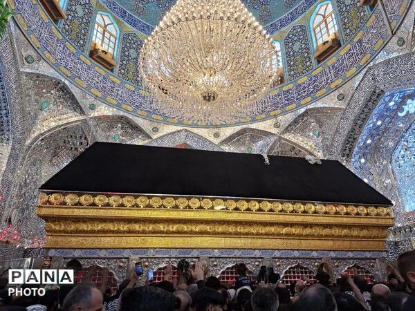 ایوان نجف از قاب پانا
