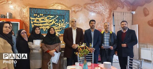 افتتاحیه کافه دخترانه «بابونه» در شهرکرد