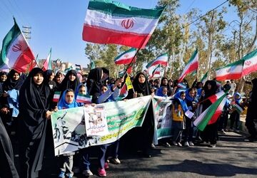 13 آبان پرشور در شهرستان رباط‌کریم؛ همدلی دانش‌آموزان، خانواده‌ها و مسئولان