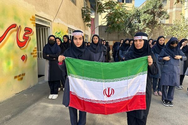 برپایی جشن وعده صادق۲ در مدارس رودهن 