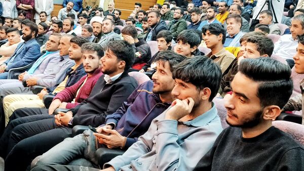 همایش بزرگ «شکوه هجرت» با حضور پرشور دانشجویان و فعالان فرهنگی در دانشگاه یاسوج
