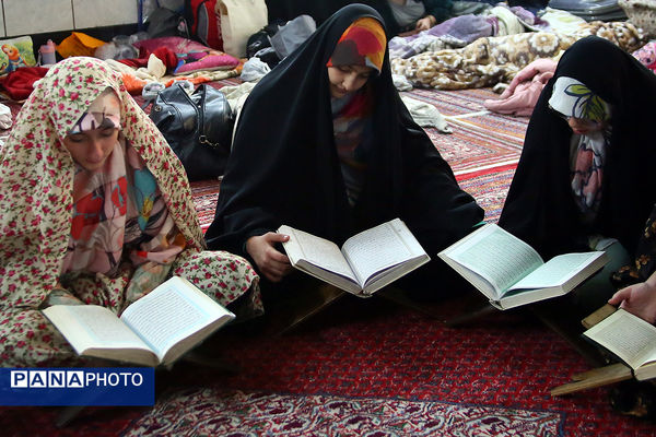 اعتکاف دانش‌آموزی در مسجد فاطمه الزهرا (س)