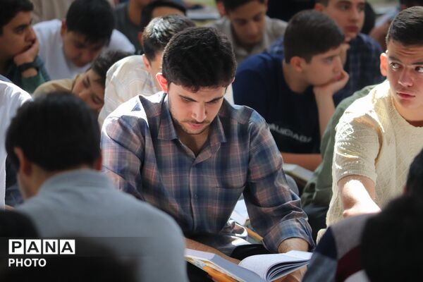 برگزاری محفل انس با قرآن و زنگ نماز در تبریز