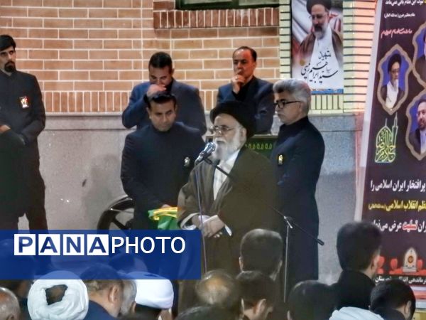 اجتماع بزرگ عزاداران شهدای خدمت در گلزار شهدای نیشابور