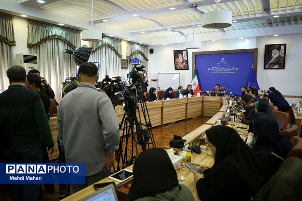 نشست خبری معاون علمی و فناوری رئیس جمهوری