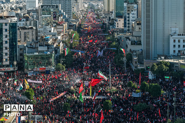 تشییع پیکر رهبر شهید انقلاب در مشهد مقدس-۱
