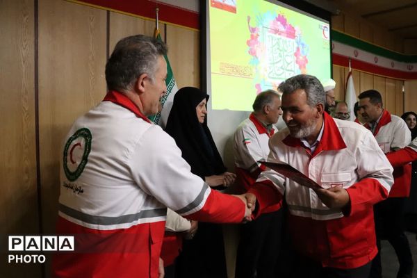 آیین تجلیل از کارکنان و خانواده‌های هلال‌احمر استان همدان همزمان با دهه امامت و ولایت