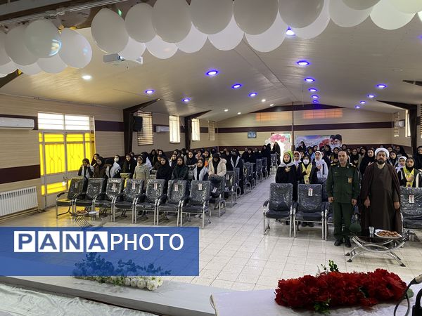 برگزاری جشن دختران انقلاب در باخرز با حضور پرشور دانش آموزان