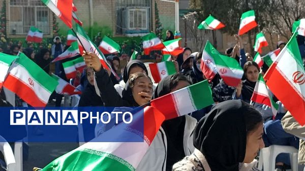 جشن دهه فجر در دبیرستان هاجر بیرجند