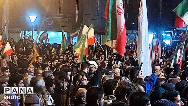 تجمع مردم شریف دلفان در شب بیست‌ویکم شهادت رهبر شهید انقلاب اسلامی