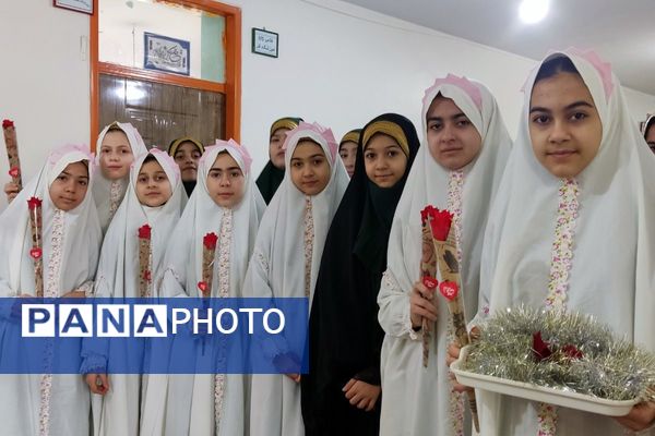 افتتاحیه جشنواره فرهنگی هنری ماها در دبستان قدر بهارستان۲