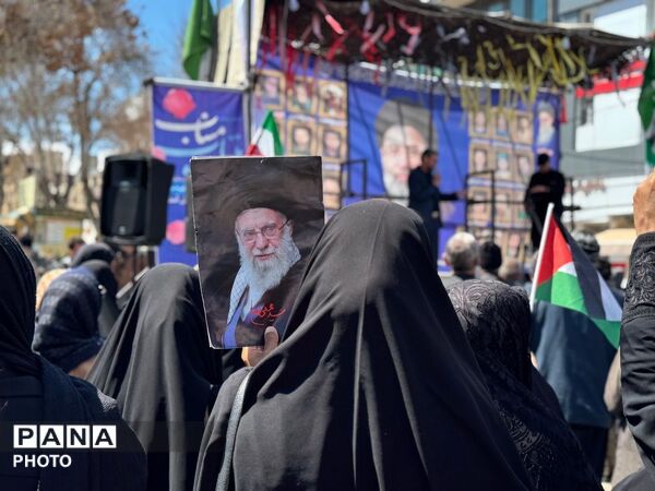 خروش مؤمنان در دسته عزاداری رهبر