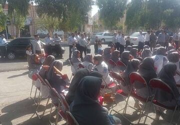 دیدار دانش‌آموزان پیشوا با آتش‌نشانان در روز ملی آتش‌نشانی و ایمنی