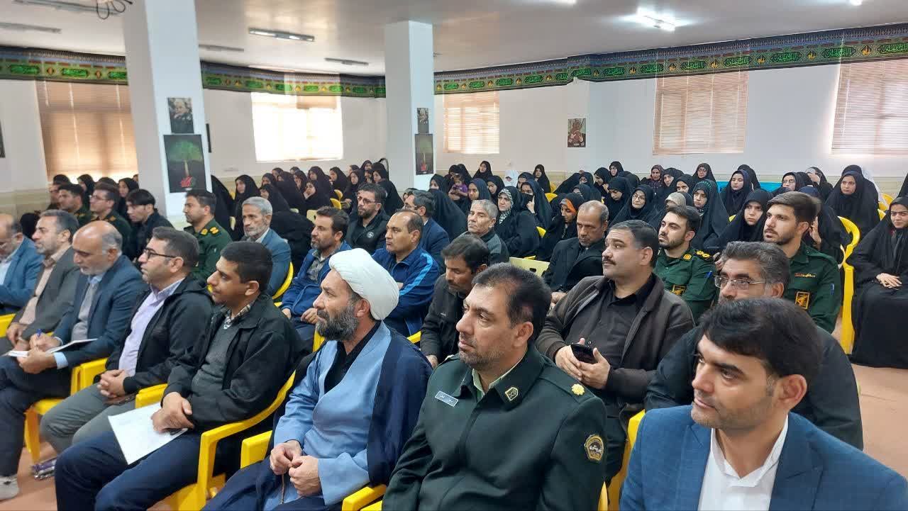 پخش سخنرانی رهبر  معظم انقلاب به صورت زنده در سازمان تبلیغات ورزنه