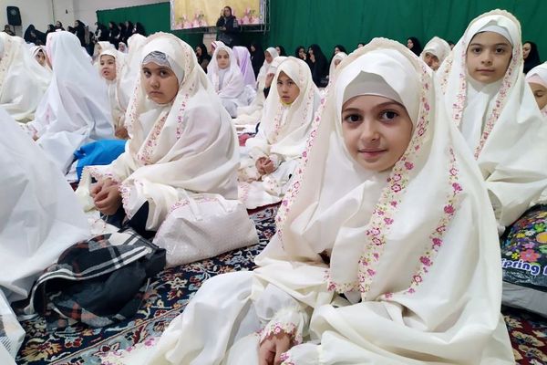 جشن فرشته‌ها در شهر قیامدشت ری یک