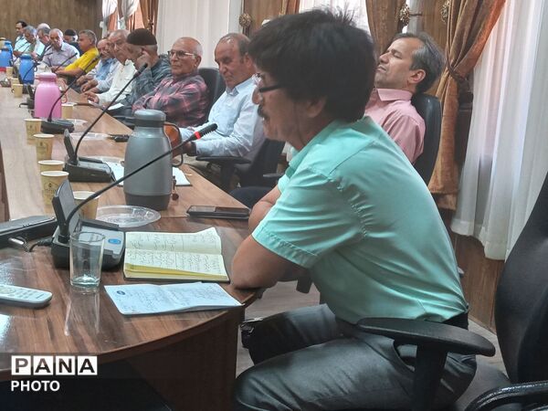 جلسات هفتگی پیشکسوتان فرهنگی در دبیرستان خیام