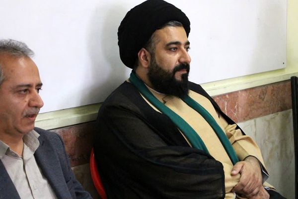 بازدید امام جمعه و مسئولان رودهن از دبیرستان آیت‌الله طالقانی رودهن 