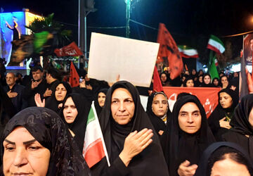 اجتماع بزرگ عزاداران حسینی در میدان امام خمینی (ره) کوهدشت برگزار شد
