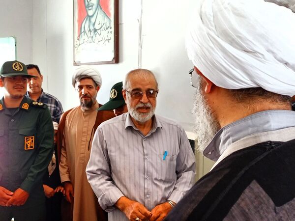 مسئولین کاشمر، غبار از مزار شهید خبرنگار برداشتند