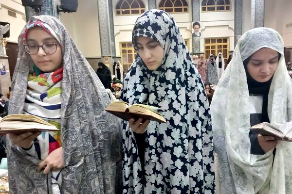 مراسم معنوی اعتکاف دانش‌آموزی دختران دبیرستان ارمغان