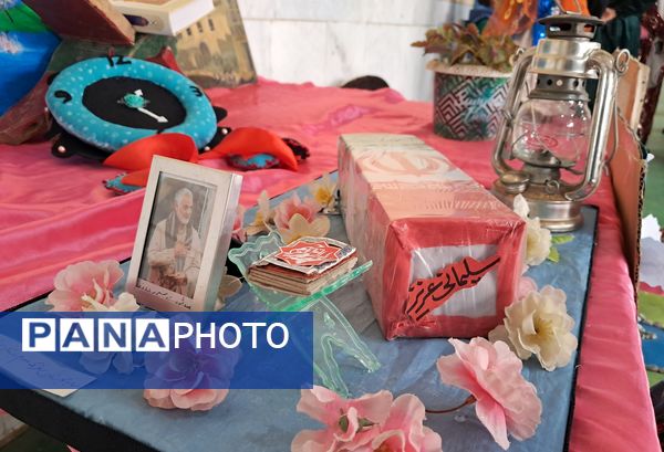 بازارچه دست‌سازه‌های دانش‌آموزی منطقه میانکوه