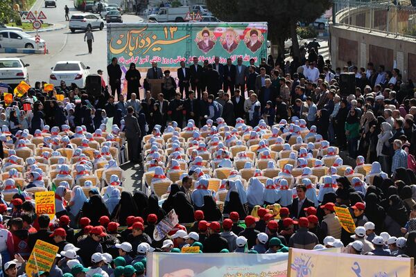 تجلی اقتدار مردم بهارستان در راهپیمایی ۱۳ آبان