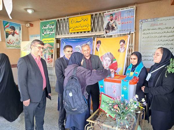 دبیرستان الزهرا قائمشهر پایگاه استانی انتخابات شورای دانش‌آموزی