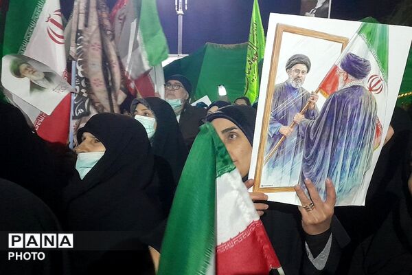 بیعت مردم انقلابی شهرری با سومین رهبر انقلاب 