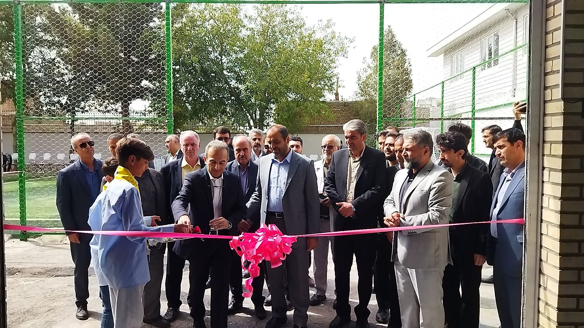 آیین افتتاحیه کارگاه و زمین چمن هنرستان تخصصی خودرو برادران نیشابور 