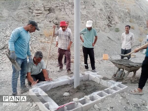 نصب برج نور در محوطه حمام مارم فین با مشارکت مردمی
