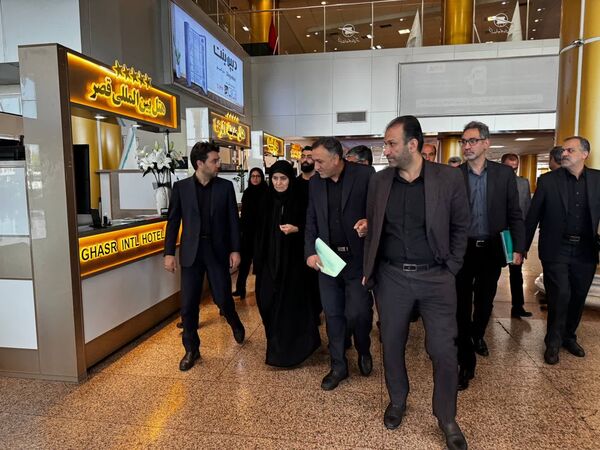 بازدید وزیر راه و شهرسازی از روند خدمات‌رسانی زائران در ایام پایانی دهه صفر
