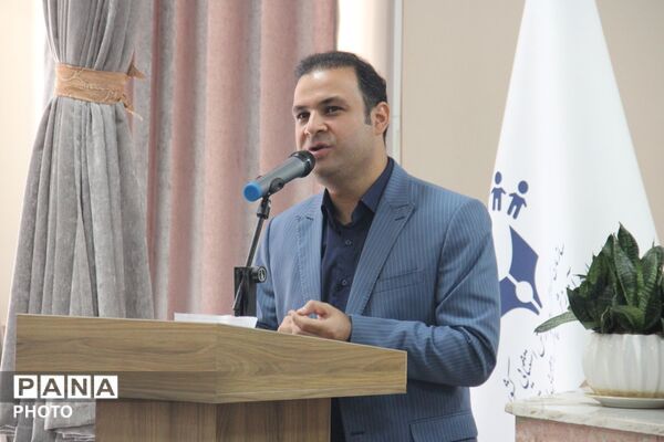 آیین نمادین جشن شکوفه‌ها در مدرسه استثنایی مدرس ۲ همدان