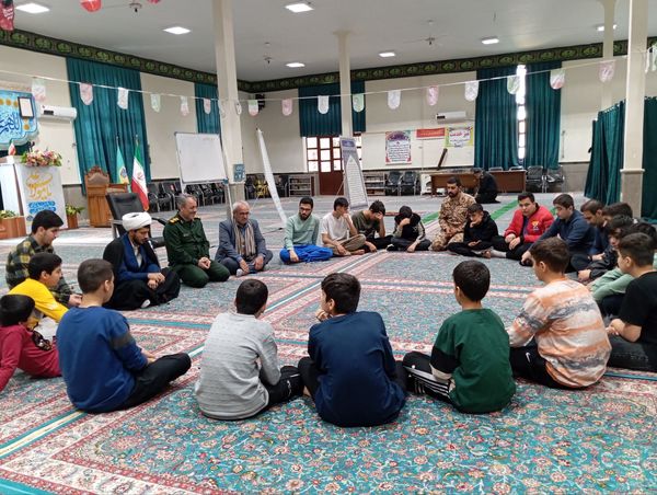  تجلی بندگی و تربیت در فضای اعتکاف دانش‌آموزی خداآفرین