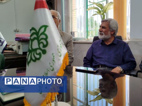 نشست هم‌اندیشی پیشکسوتان امورتربیتی با معاون پرورشی  و تربیت بدنی کاشمر