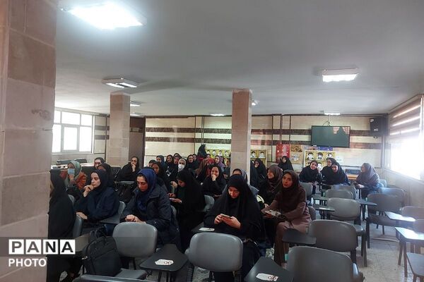 دوره آموزشی کیفیت بخشی ویژه آموزگاران پایه در شهرستان فیروزکوه