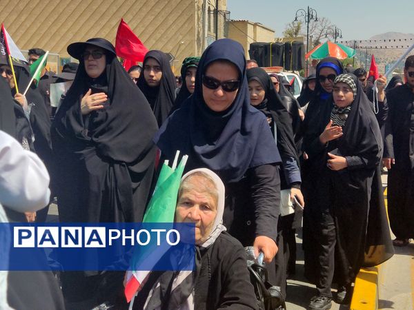 مراسم پیاده‌روی و عزاداری دلدادگان اربعین در شیراز