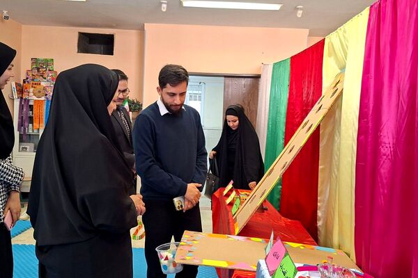 بازدید مسئولان آموزشی مقطع ابتدایی از طرح جابر بن حیان در دبستان ایمان