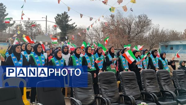طنین گلبانگ انقلاب در دبیرستان شبانه روزی همای رحمت شهرستان سرخس