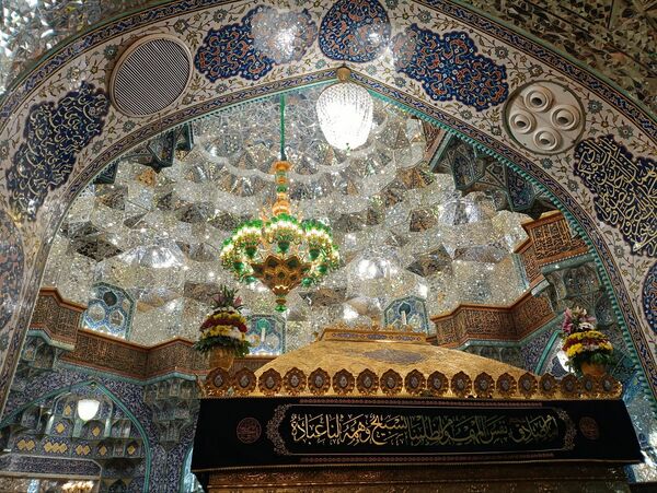 اعزام تیم اردویی دانش‌آموزان برگزیده نمونه دولتی معلم ساوجبلاغ به حرم مطهر حضرت معصومه (س) در قم 