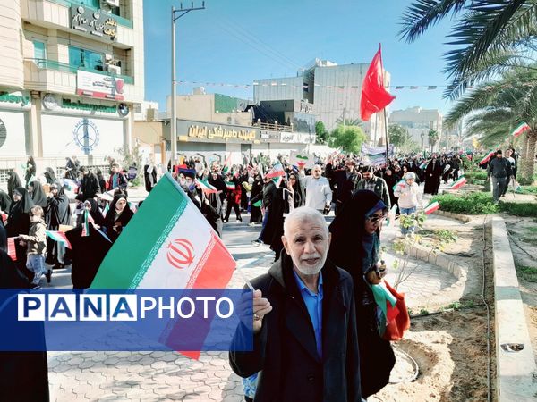 راهپیمایی یوم الله ۲۲  بهمن با حضور پرشور مردم در بوشهر 