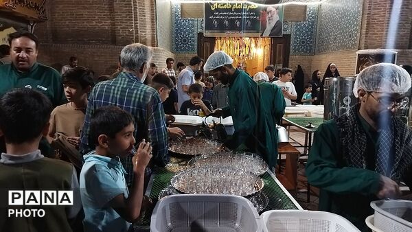 چایخانه فاطمه الزهرا در هشتاد و نهمین شب از اجتماعات مردمی 