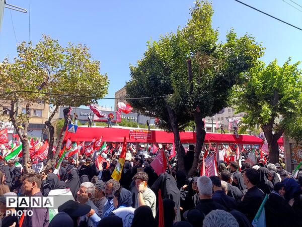 مراسم تشییع رهبر معظم انقلاب و خانواده ایشان در مشهد