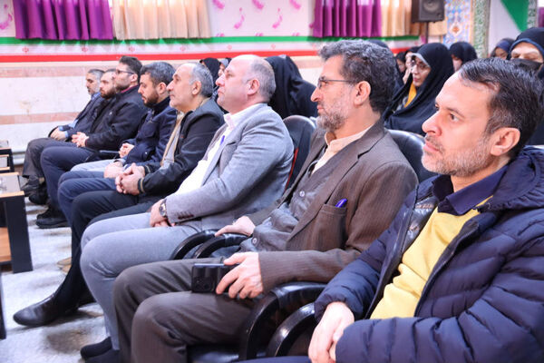 گلبانگ فجر با نواختن زنگ انقلاب اسلامی در شهرستان اسلامشهر