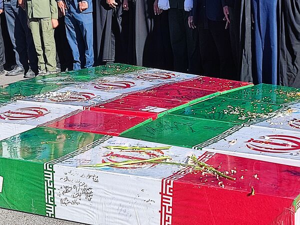 استقبال پرشور مردم بجنورد از پیکر شهیدان گمنام