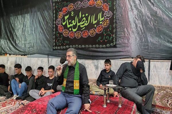 هیئت  زنجیر زنی و عزاداری اباعبدالله الحسین علیه السلام  بار درشب هفتم محرم  