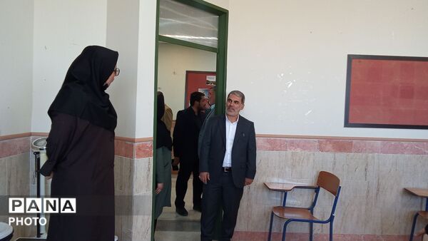  آیین بازگشایی مدارس و بازدید مسئولین از هنرستان بنت الهدی صدر